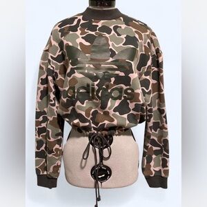 Adidas Green and Brown Camouflage Cropped Pullover Sweatshirt, size Medium